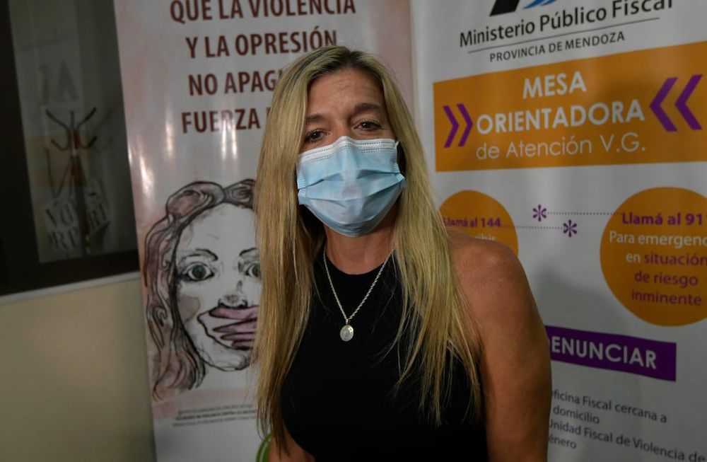 La fiscal Claudia Ríos decidió imputar a cuatro hombres (unos de ellos por lesiones graves y amenazas y los otros tres por amenazas). Foto: Orlando Pelichotti/ Los Andes