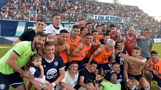 Independiente Rivadavia le ganó al Deportivo Maipú y sueña en grande. Foto: Orlando Pelichotti