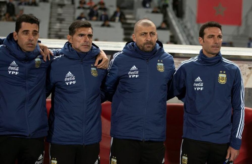 Lionel Scaloni y sus asistentes Walter Samuel y Roberto Fabián Ayala, quienes estarán al frente de la Selección Argentina. / Gentileza.