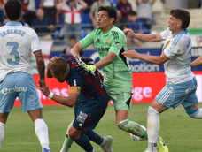 Real Zaragoza pierde a Andrada: el Comité de Disciplina le aplicó 12 fechas por agredir a un rival.