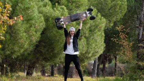 La influencer participará de una campaña de promoción turística y recorrerá la provincia en su skateboard. Gobierno de Mendoza.