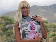 Carla Pagliaricci y el recuerdo de sus hijos, Agustín y Abril Kruk. Foto Archivo / Los Andes.Hace exactamente 3 años, el 14 de diciembre de 2018 por la tarde, Carla Pagliaricci (En la foto), y sus dos hijos –Agustín y Abril Kruk- quedaban en medio de un violento accidente en la intersección de Costanera y Matienzo (Guaymallén). Los niños, de 7 y 3 años. Foto Orlando Pelichotti