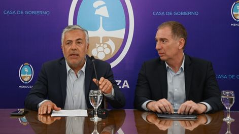 El gobernador Alfredo Cornejo recibió al flamante ministro del Interior, Diego Santilli, en Casa de Gobierno. 