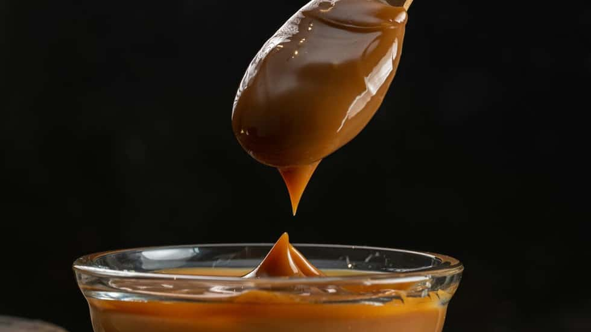 Con solo 2 ingredientes y sin nada de azúcar: dulce de leche casero para disfrutar en cualquier momento