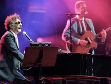 fito paez: con el resplandor de su musica a la tierra del sol fito paez: con el resplandor de su musica a la tierra del sol