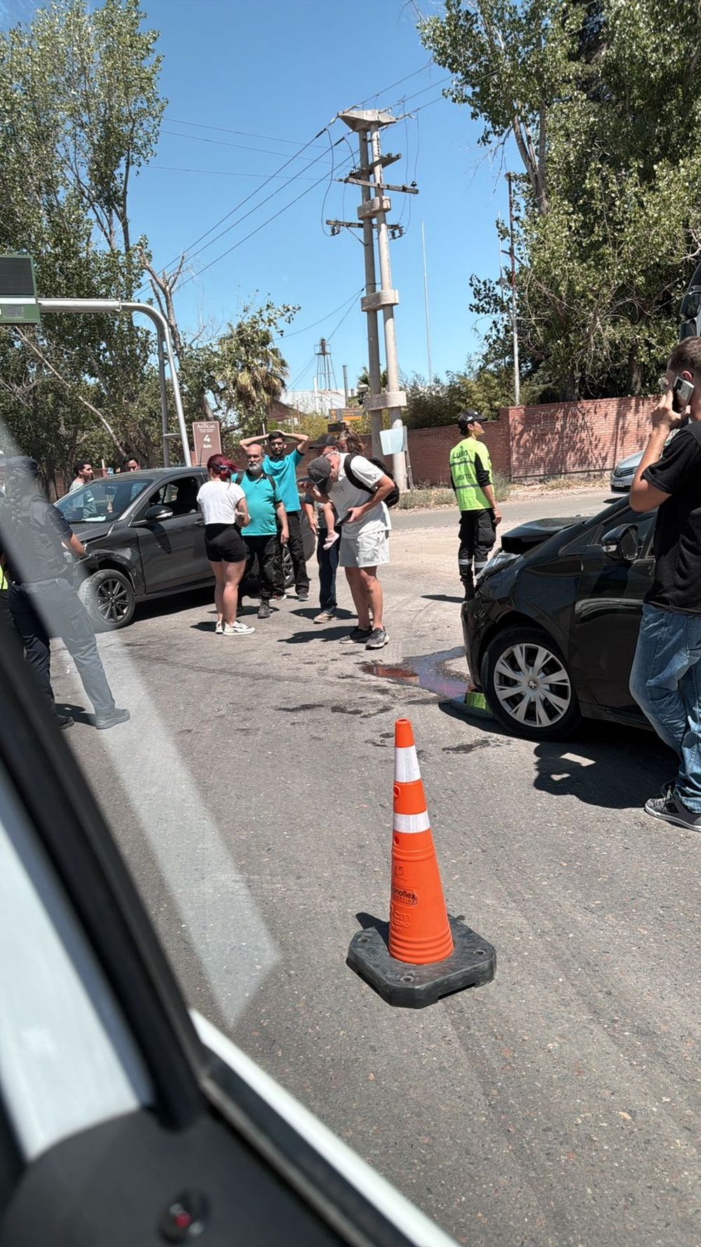 Caos vehicular: familias piden solución urgente en el ingreso a sus barrios para 