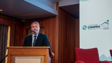Los Andes | En el cierre del III Congreso Nacional “Federalismo y Consenso”, Carlos Funes enfatizó la necesidad de una integración efectiva en el sistema de salud argentino, resaltando la urgencia de reformas estructurales que fortalezcan las obras sociales provincia