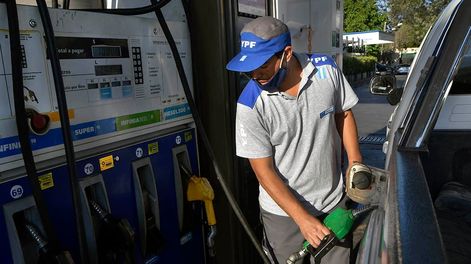 Los Andes | Las ventas de combustible crecieron sobre el 60% interanual. En septiembre, el gasoil aumentaron 63% y la nafta el 70%. /Foto Orlando Pelichotti