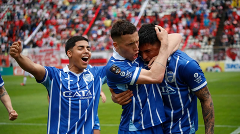 Pino, el goleador del torneo marcó el primero para el Expreso desde el punto de penal.&nbsp;