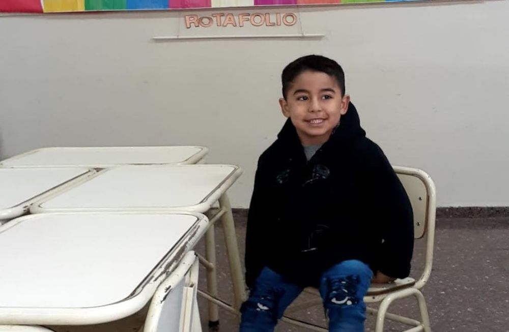 Cómo ayudar a Ithiel, el nene de El Challao que usa un ladrillo como estufa y lucha contra una grave enfermedad