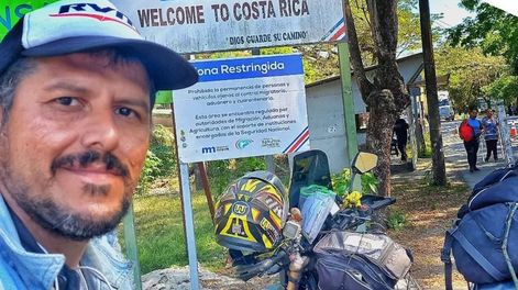 Emilio Mendoza comenzó a recorrer Latinoamérica en moto en 2019. Foto: Instagram