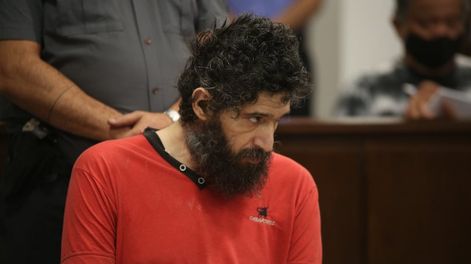 Los Andes | A un año de la condena por asesinar a su madre y a su tía, Pereg sigue en un hospital, casi no come y no se baña. Foto: Prensa Poder Judicial de Mendoza.