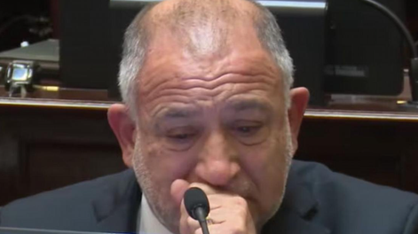 Luis Juez se emocionó durante el debate por la emergencia en discapacidad.