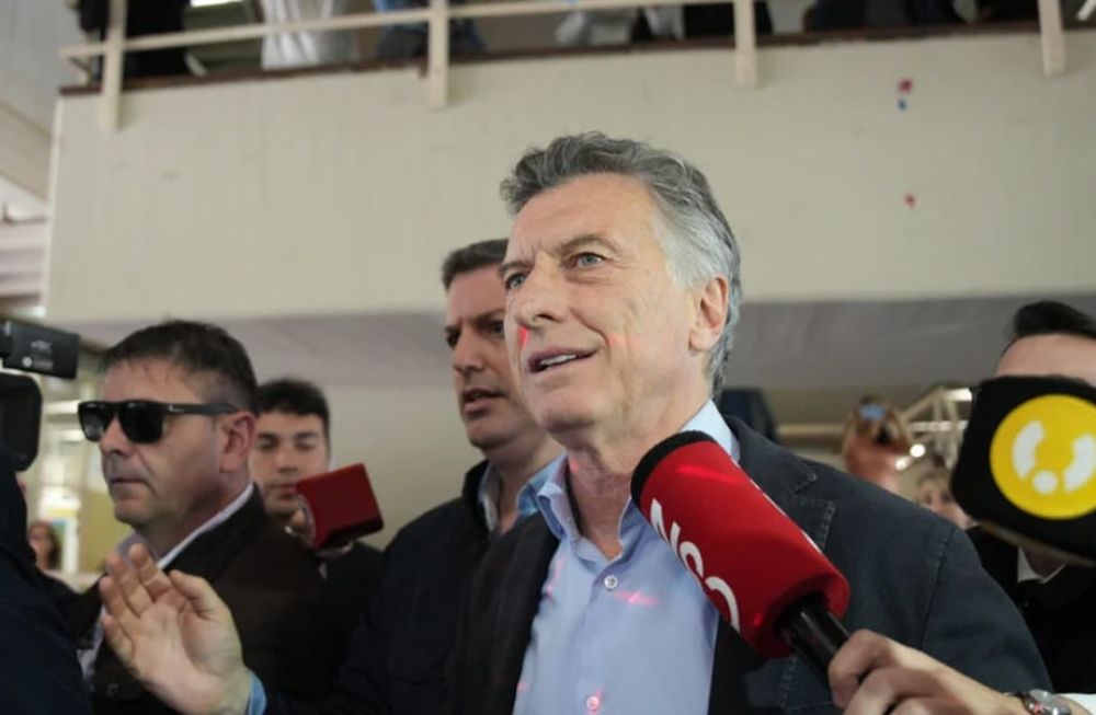 Mauricio Macri, en la Escuela Lenguas Vivas donde votó. (Clarín/Santiago Oroz)