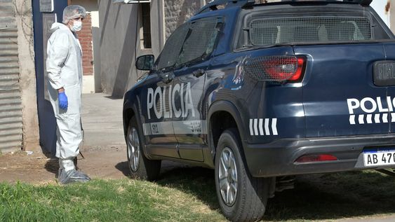 Hallaron a una madre y su pequeña hija muertas y buscan determinar si fue un asesinato seguido de suicidio. Foto de archivo: Orlando Pelichotti