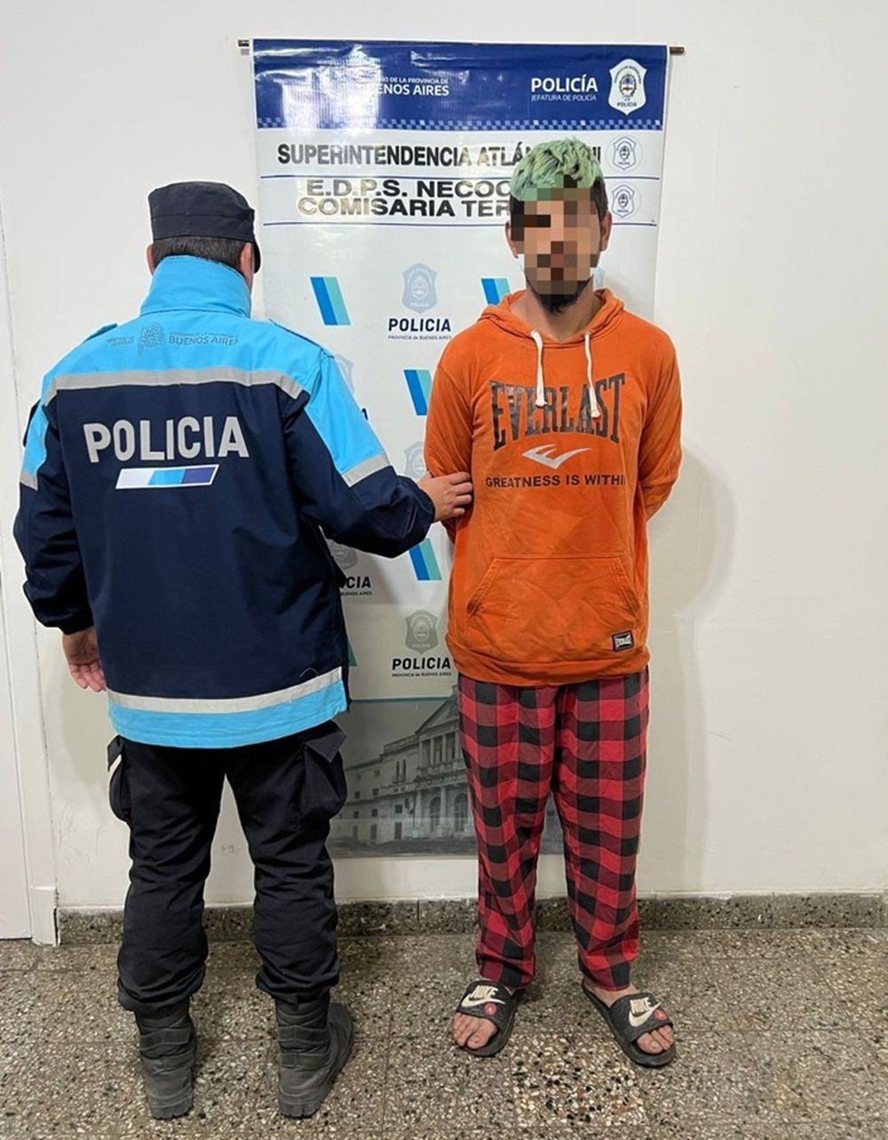 El acusado, Ángel Andrés Gutiérrez, de 32 años, se negó a declarar y quedó detenido con prisión preventiva por homicidio doblemente agravado.