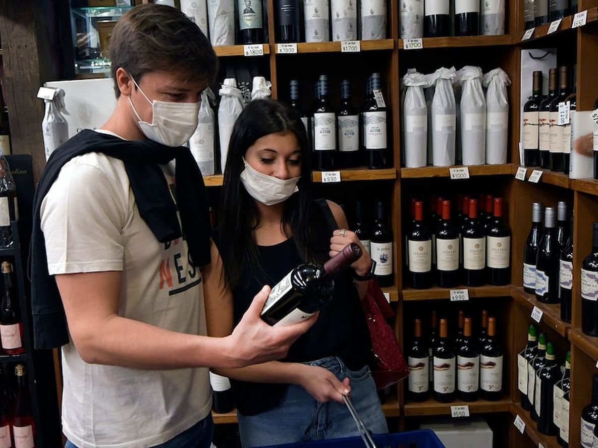 A partir de Tienda Los Andes, se pueden conseguir grandes vinos con importantes descuentos. Orlando Pelichotti / Los Andes