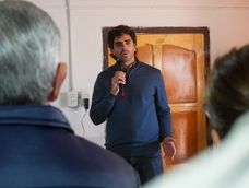 El ministro de Gobierno, Natalio Mema, en su visita a General Alvear.