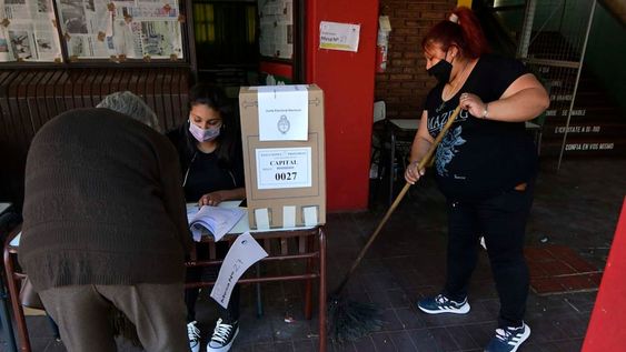 El domingo se desarrollaron las votaciones para determinar los candidatos que irán a votación en Argentina. Foto Orlando Pelichotti / Los Andes
