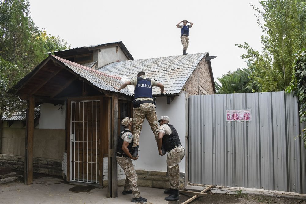 Imágenes del operativo en la vivienda de El Sause donde funcionaba un criadero clandestino. 