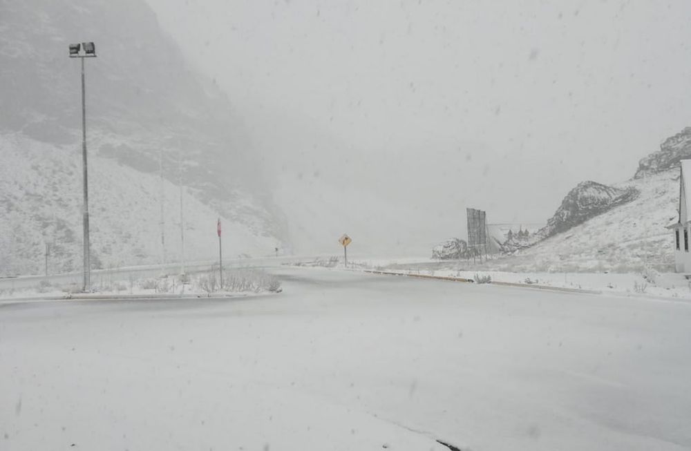 Video: en pleno verano nevó en el Paso Pehuenche