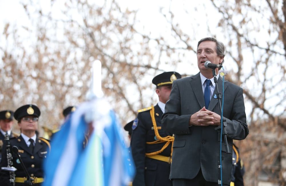 El intendente de San Rafael Emir Félix, será el anfitrión de la dirigencia peronista que se reunirá en su departamento. No se sabe si será antes o después del almuerzo de las fuerzas vivas.