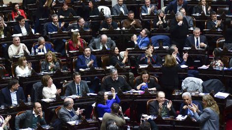 La Cámara de Diputados no alcanzó el número para rechazar el veto de Milei al aumento a jubilados y el oficialismo consiguió 83 votos que le permitieron blindar el veto, aunque la oposición hubiera conseguido 160 voluntades, mientras que seis legisladores se abstuvieron.