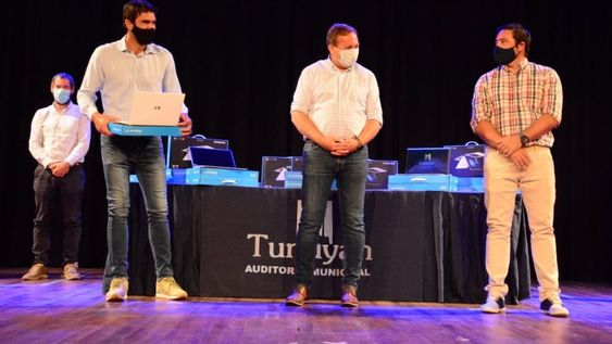 Emprendedores de Tunuyán recibieron notebooks por parte del municipio