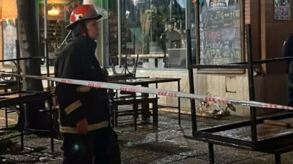 El entrepiso de madera del bar se derrumbó mientras festejaban un cumpleaños.