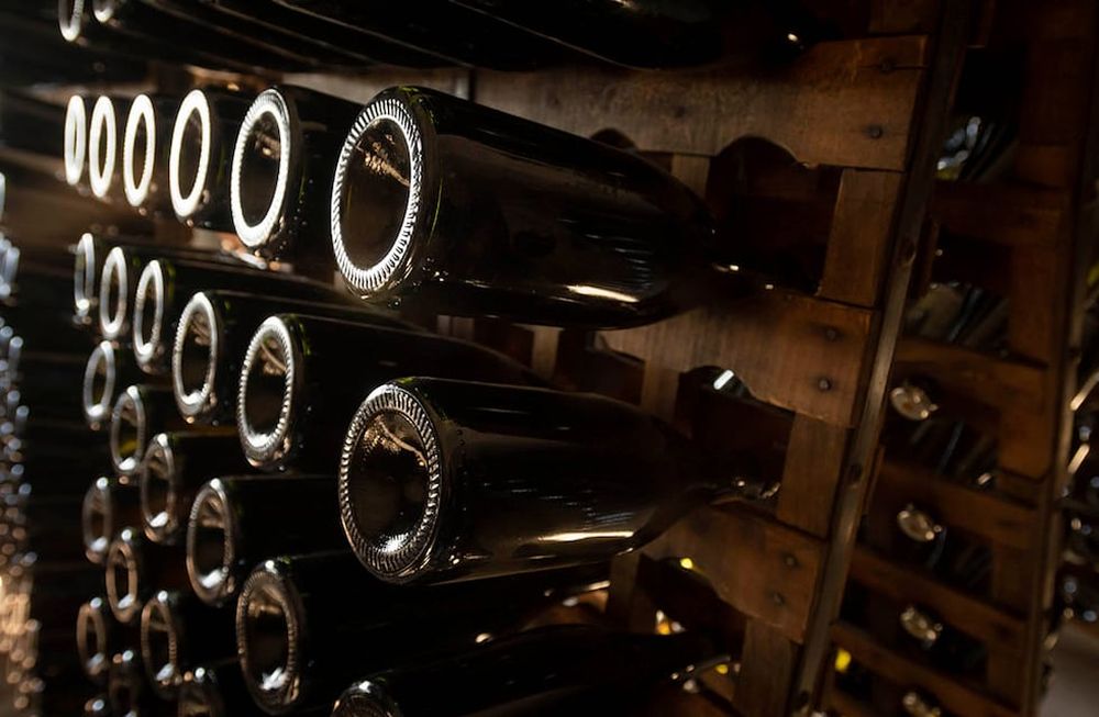 Desde comienzos de 2020, comenzó a notarse la crisis por la falta de envases de vidrio. De hecho aseguraron que, además de subir los precios, acortaron los plazos. Foto: Ignacio Blanco / Los andes