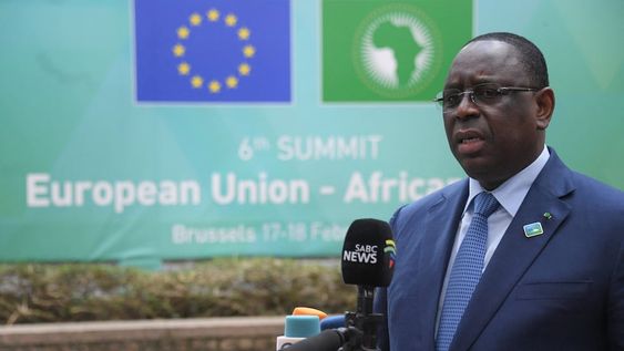 Macky Sall, presidente de Senegal y de la Unión Africana, reclama a Europa los efectos nefastos, y que tienden a empeorar, de las sanciones a Rusia.