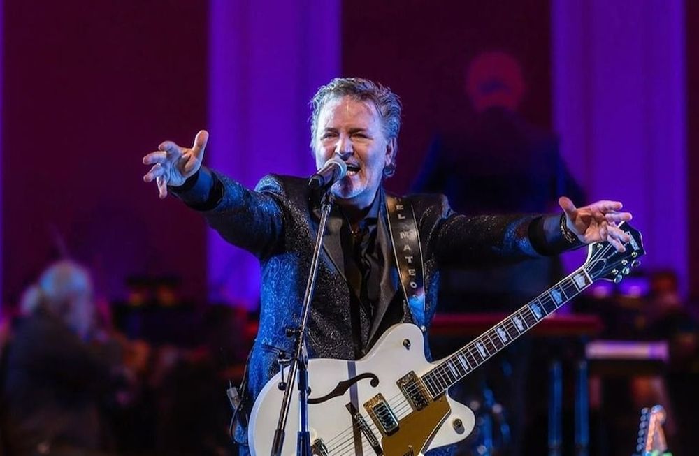 El artista presentó su disco Sinfónico con su banda de siempre y una orquesta integrada por músicos mendocinos.