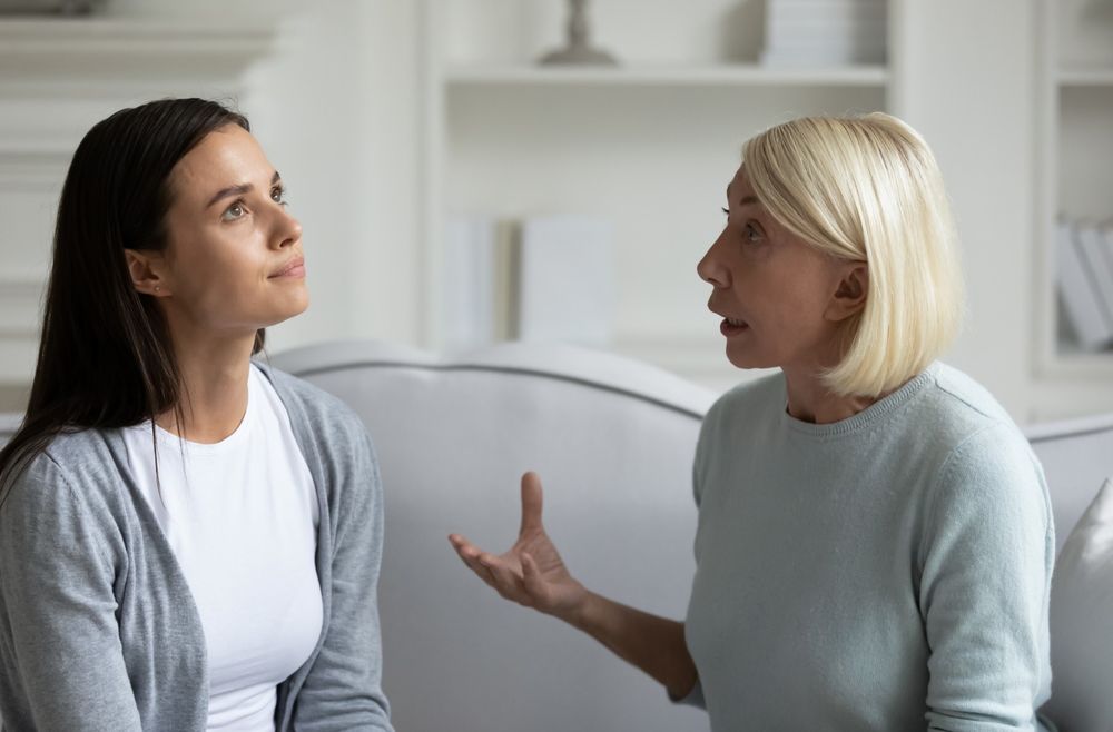 Hablar mucho de uno mismo es una conducta común, pero cuando se convierte en una constante, puede generar incomodidad y afectar negativamente las interacciones sociales.