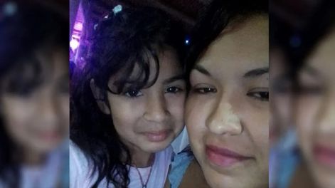 Los Andes | En la foto, Laura Jofré (26) y su hija. La mujer asesinó a la pequeña de 6 años y luego se suicidó en Lavalle. (Facebook)
