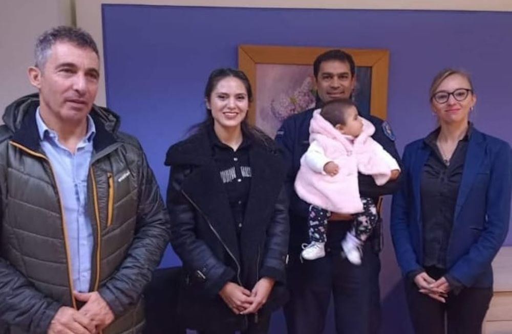 La firma se llevó a cabo con la presencia de autoridades de la Comuna sureña y del delegado del Ministerio de Economía y Energía en la zona Sur, Edgar Rodríguez, quien comentó: “Se trata del primer contrato que se firma en el departamento y no es el único que se va a concretar. Son aproximadamente unos 300 proyectos los que se están evaluando por estos días en el marco de esta línea”.