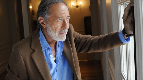 Guillermo Francella encarna 16 arquetipos argentinos que todos podemos identificar.