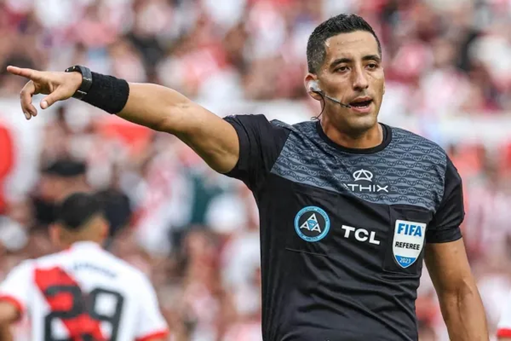 Yael Falcón Pérez, Arbitro de AFA.