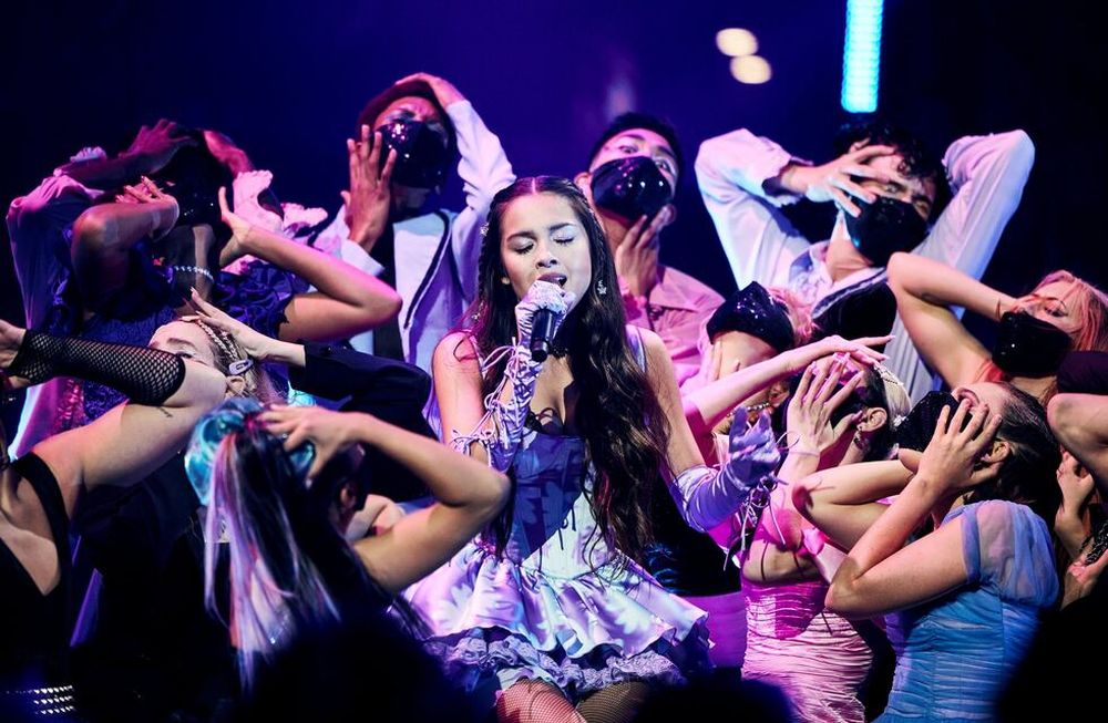 Olivia Rodrigo fue la máxima ganadora de la noche con tres estatuilla, que incluían  “mejor nueva artista”, “canción del año” y “actuación push”.