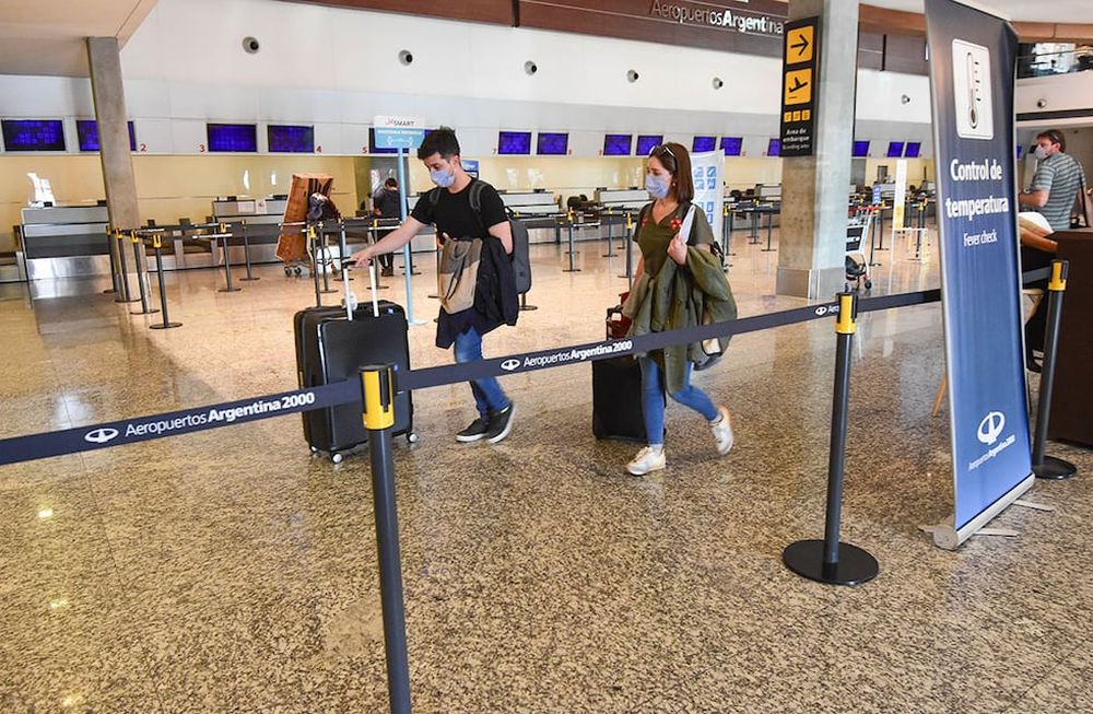 Quienes viajaron al país del Norte antes del 8 de noviembre sortearon la prohición de ingreso por la vacuna aplicada. Foto: Mariana Villa / Los Andes