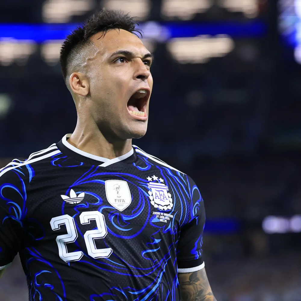 Para ver una y otra vez: FIFA rememor&oacute; el gol de Lautaro Mart&iacute;nez a Inglaterra desde una c&aacute;mara exclusiva.&nbsp;