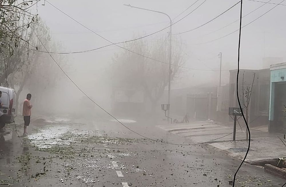 Fray Luis Beltrán fue el distrito más afectado por la fuerte tormenta de viento, lluvia y granizo provocó daños y anegamientos en el Gran Mendoza.