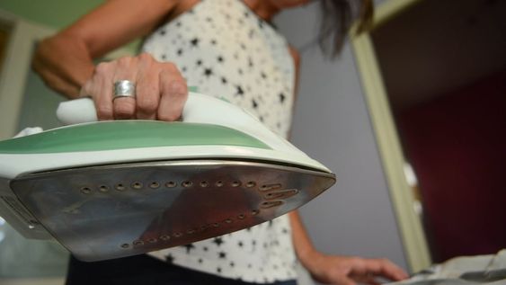 Consumo. La demanda eléctrica de usuarios residenciales subió 5,4% en agosto y se incrementaría en los próximos meses. Foto: Gustavo Rogé / Los Andes.