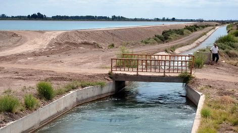 Los Andes | Construcción de reservorios e impermeabilización de cauces de riego, son algunos de los trabajos tendientes a eficientizar el uso del agua y a la vez mitigar los efectos de la crisis hídrica en la provincia.