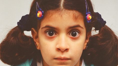 La Bersuit reversiona la tapa de Hijos del Culo con la misma protagonista, 25 años después