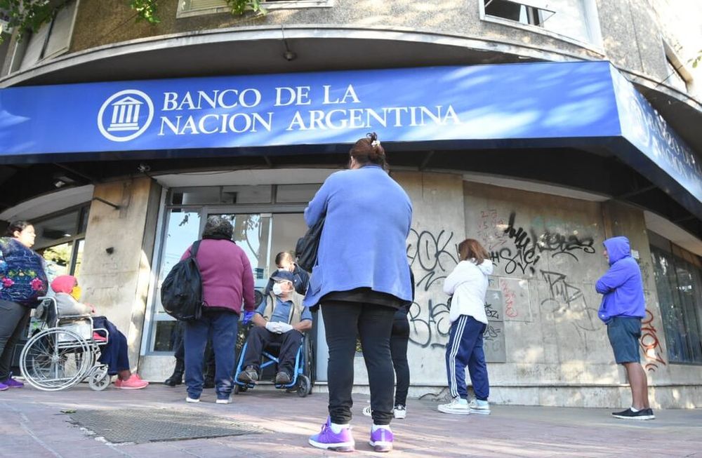 No más planes sociales, el Gobierno Nacional anunció que habrá reconversiones hacia programas de empleo, pero descartó un ajuste en el marco del acuerdo con el FMI. Foto: Mariana Villa / Los Andes