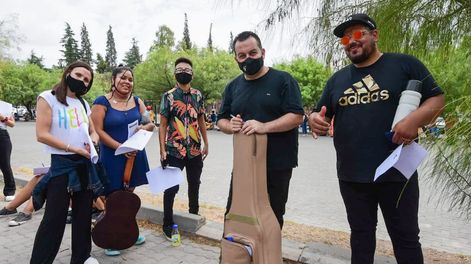 Los Andes | Desde Catamarca hasta San Juan y Mendoza esperan poder pasar el casting para participar de La Voz. Mariana Villa / Los Andes