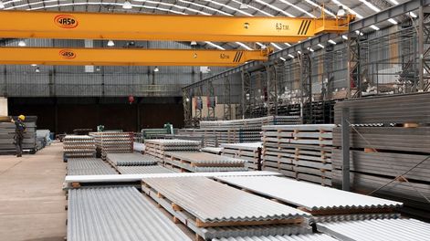 Los Andes | Por la devaluación del peso el 14 de agosto (22%), los materiales superaron un aumento anual de 3 cifras contra los precios de diciembre de 2022.