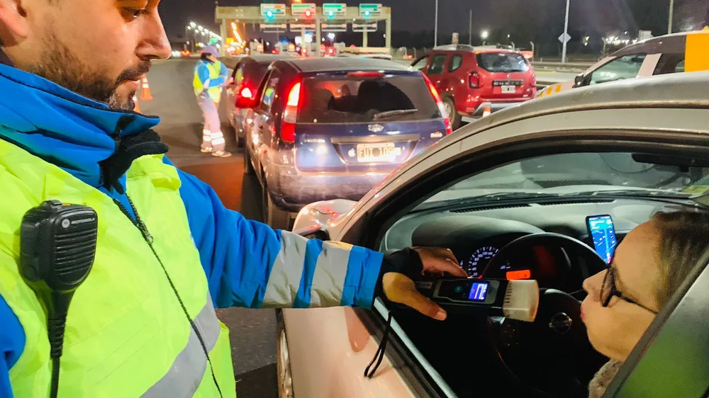 They were driving with four times the legal limit of alcohol: one drove his truck into a ditch, and another was driving without a license. Photo: Illustrative image.