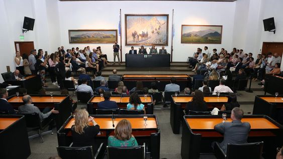 Ingresó al HCD el proyecto del Ejecutivo para terminar con la reelección indefinida de los concejales