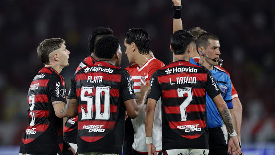 Andrés Rojas mostró la roja, pero CONMEBOL la anuló